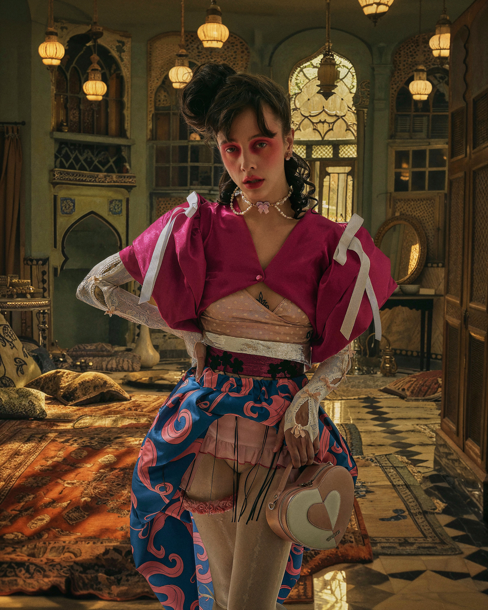Fashion portrait in the Harem’s Whispers series