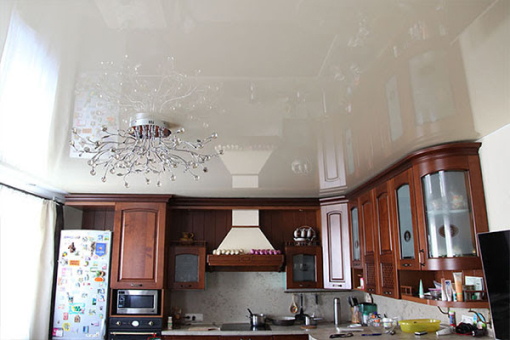 Глянцевые натяжные потолки в Литве