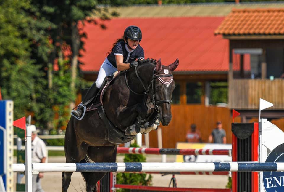 April aktuální tým