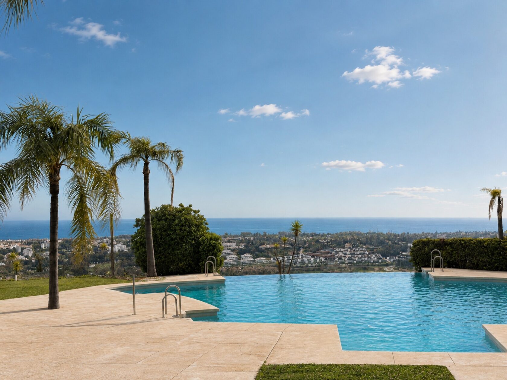 Communal pool and gardens at Señorío de Cifuentes