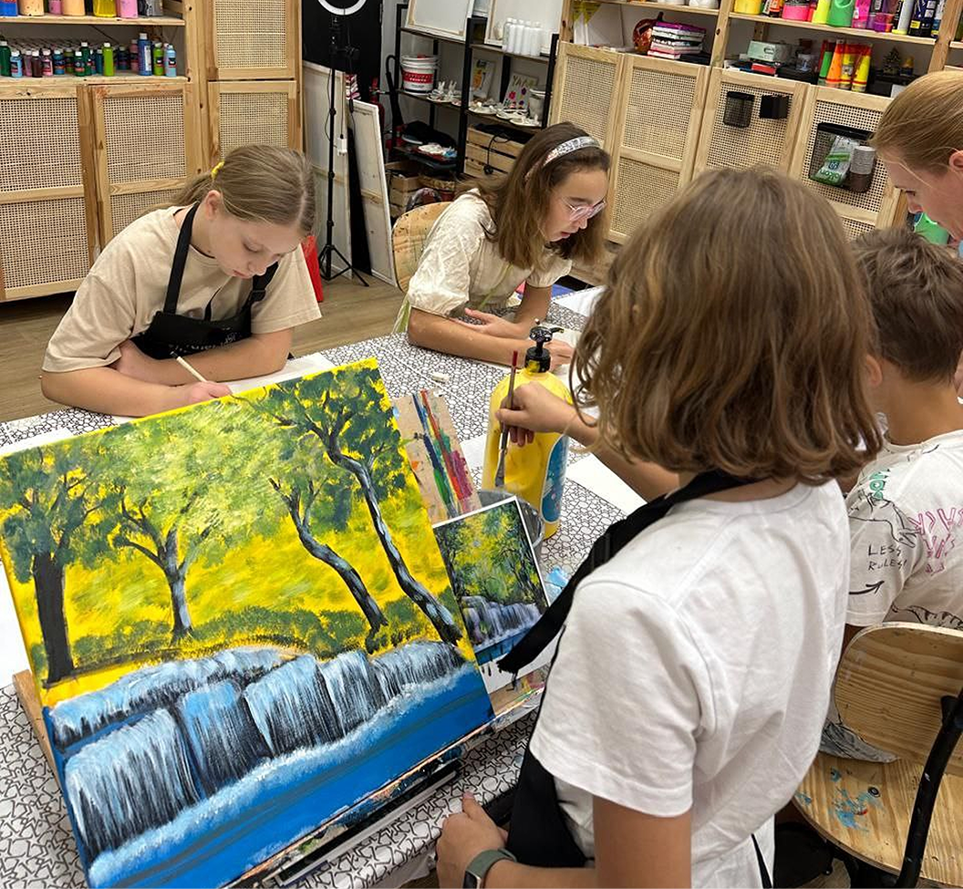 Advanced painting and drawing class for students age 9 and older