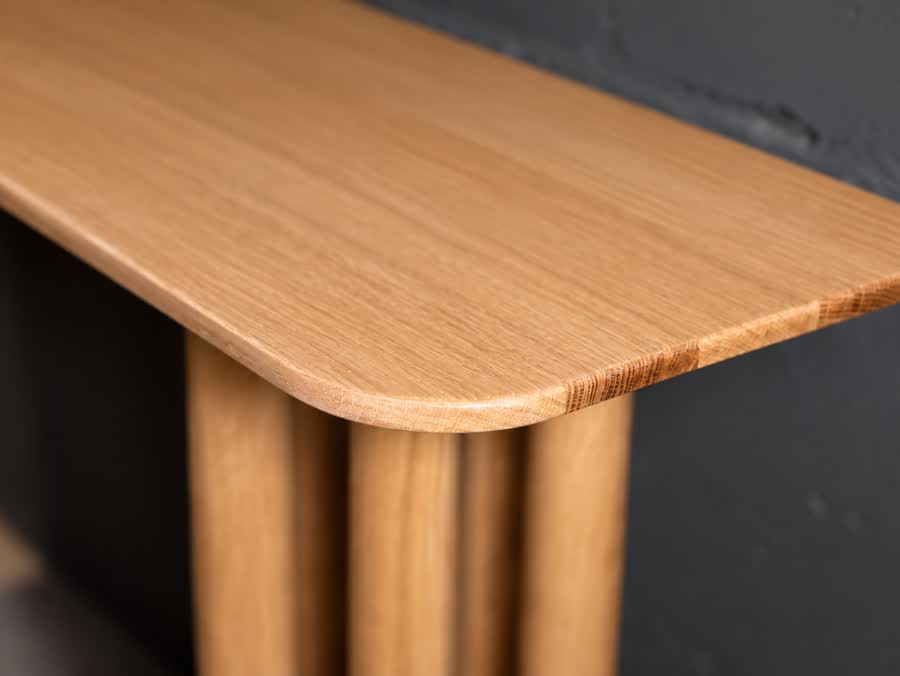 Console top edge