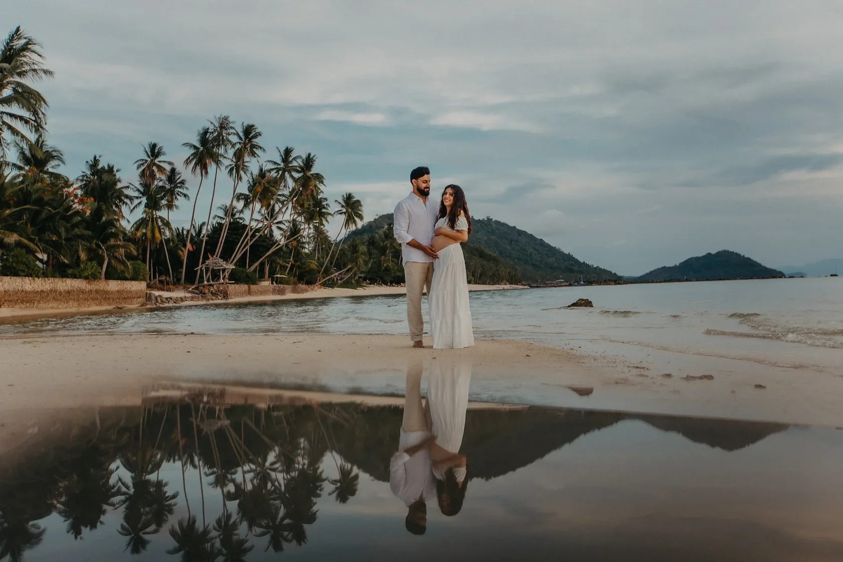 Maternity photoshoot at Taling Ngam Beach Koh Samui — natural sunset portraits