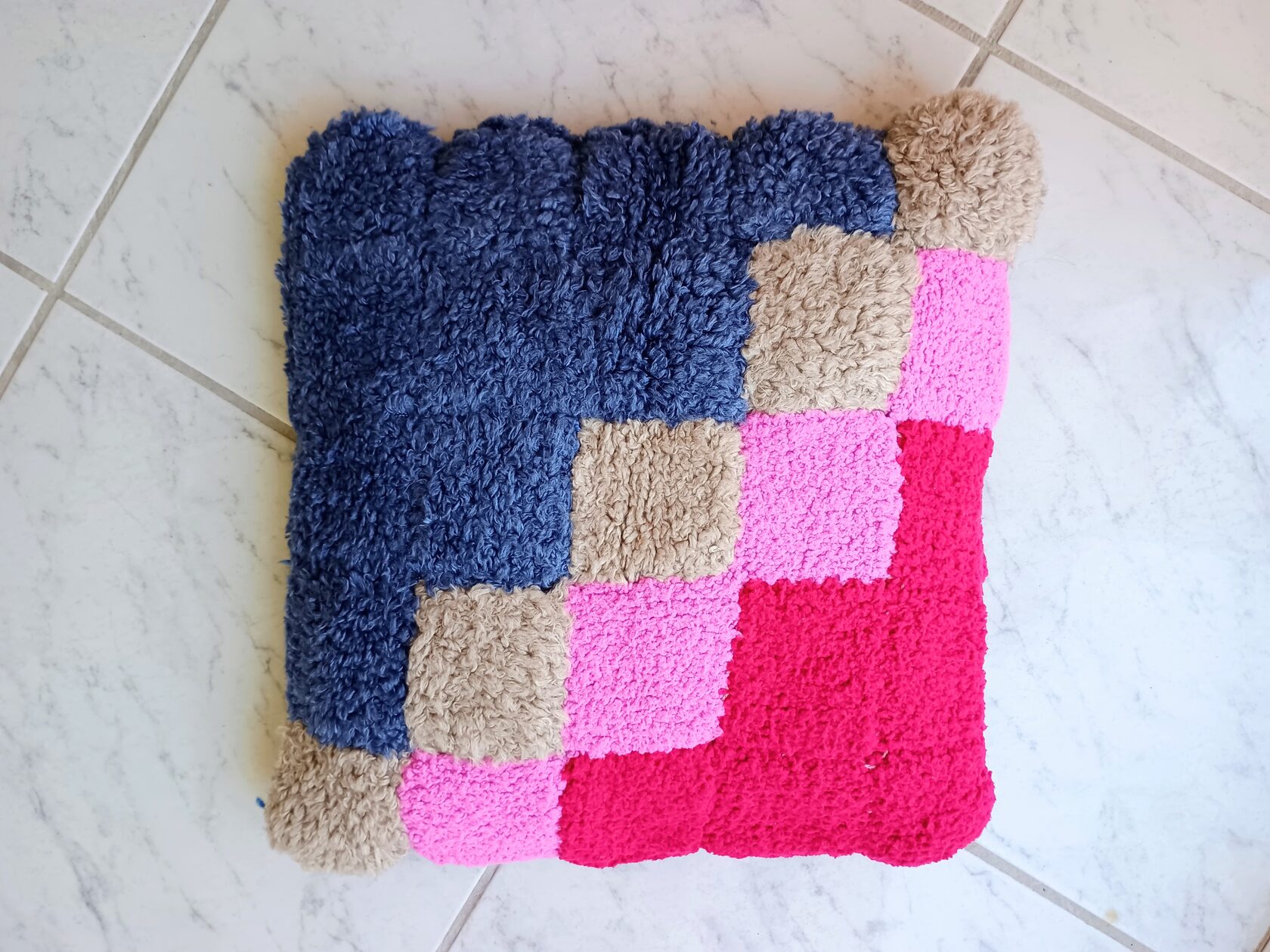 4-colour patchwork pillowcase for winter