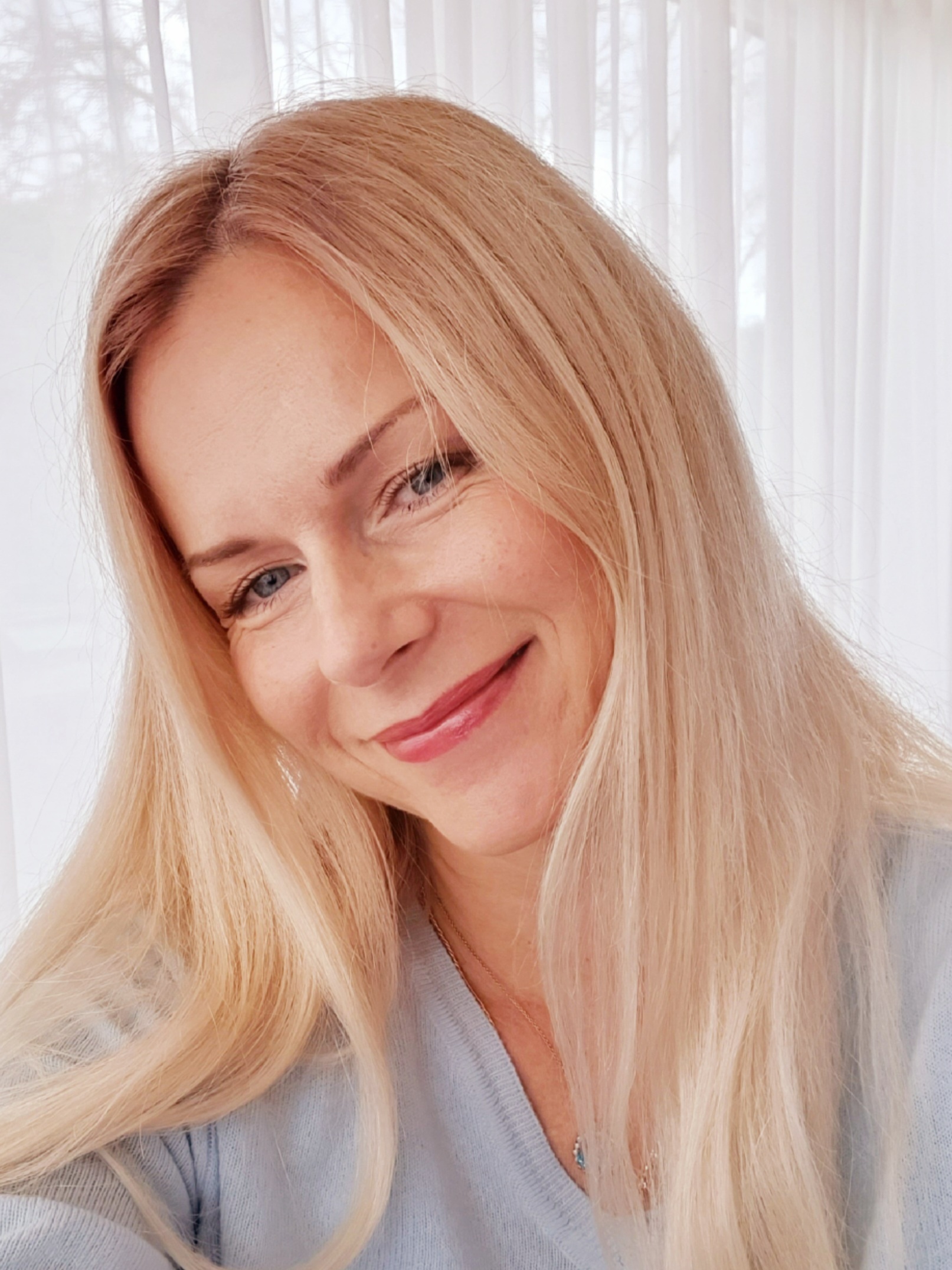 Aija Zīmele