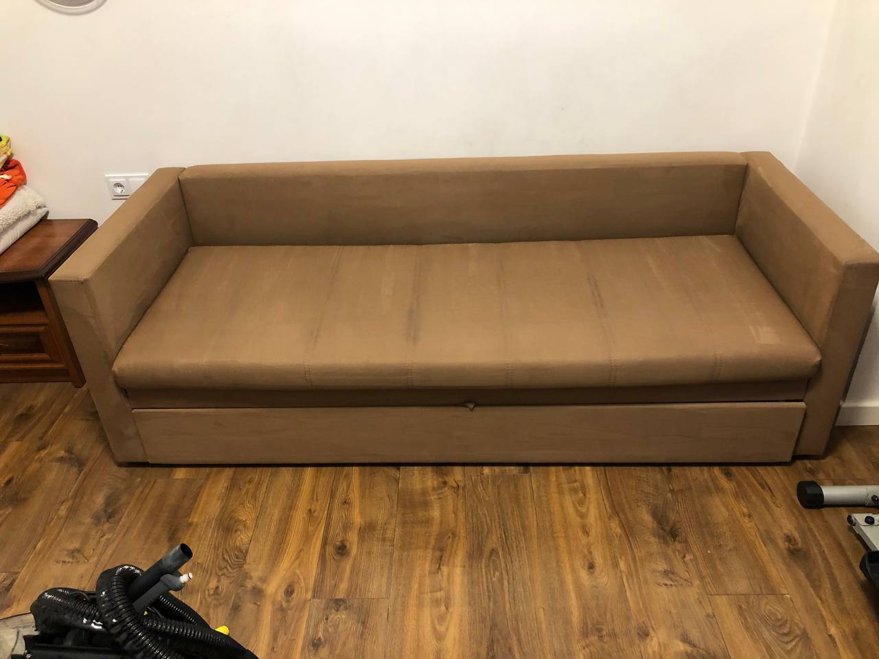 Schlafsofa – Komplettreinigung – nach der Polsterreinigung in Frankfurt
