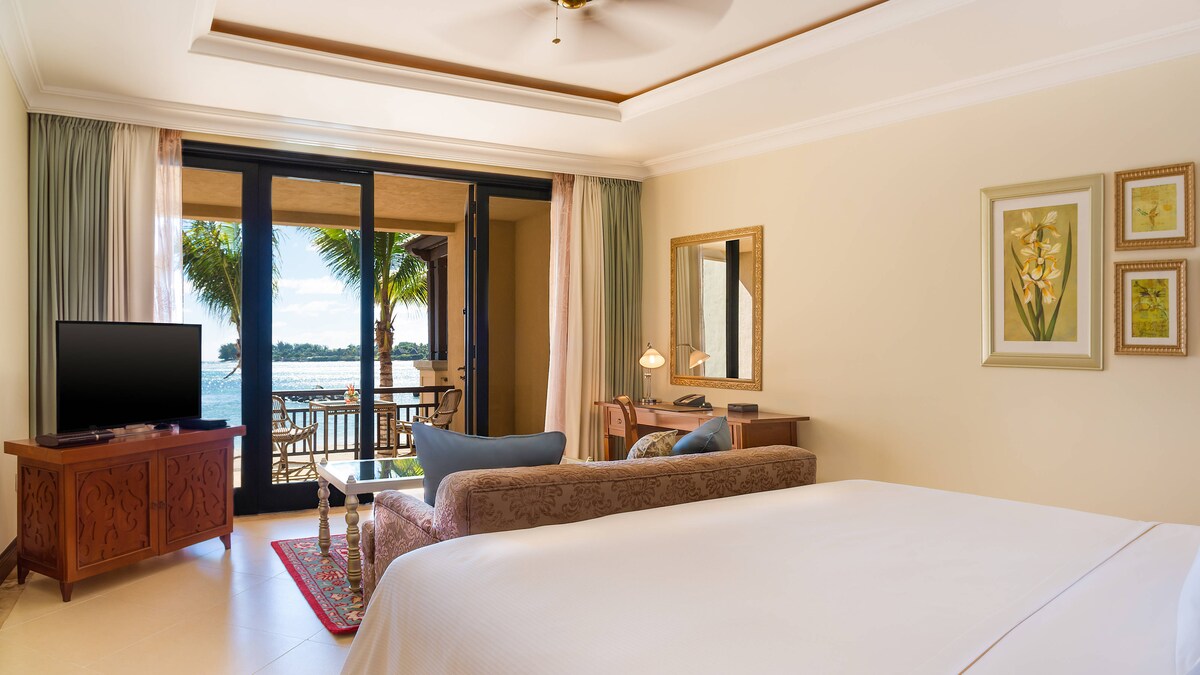 The Westin Turtle Bay — Beachfront Deluxe Room
