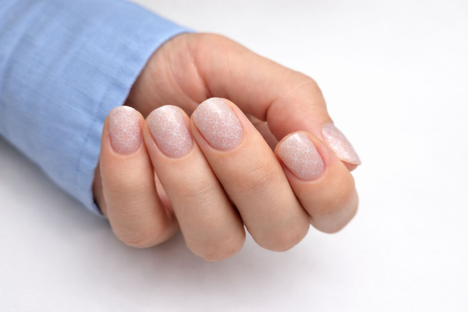 Manichiură cu gel la OLOLO Nails, Sector 1 București, unghii impecabile și îngrijire profesională