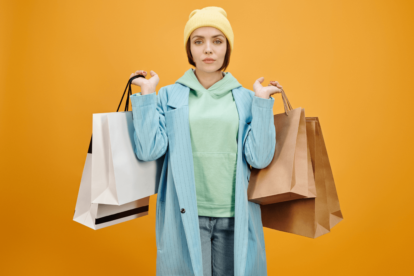 ISIC – единый студенческий билет, который не только подтверждает статус «учащегося», но еще и работает как дисконтная карта. Здесь мы расскажем о самых весомых скидках по этой карте.