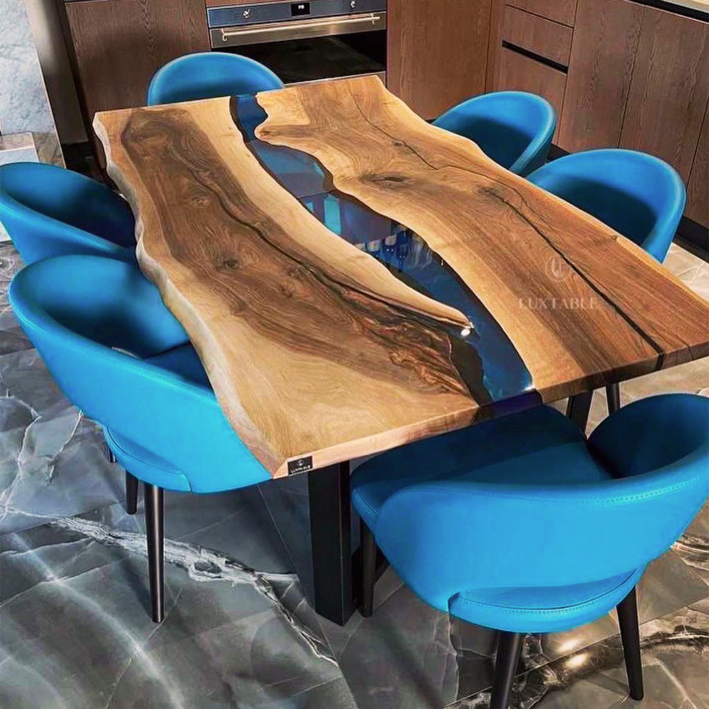 Tavolo da cucina Boston in noce europeo e resina blu trasparente lucida