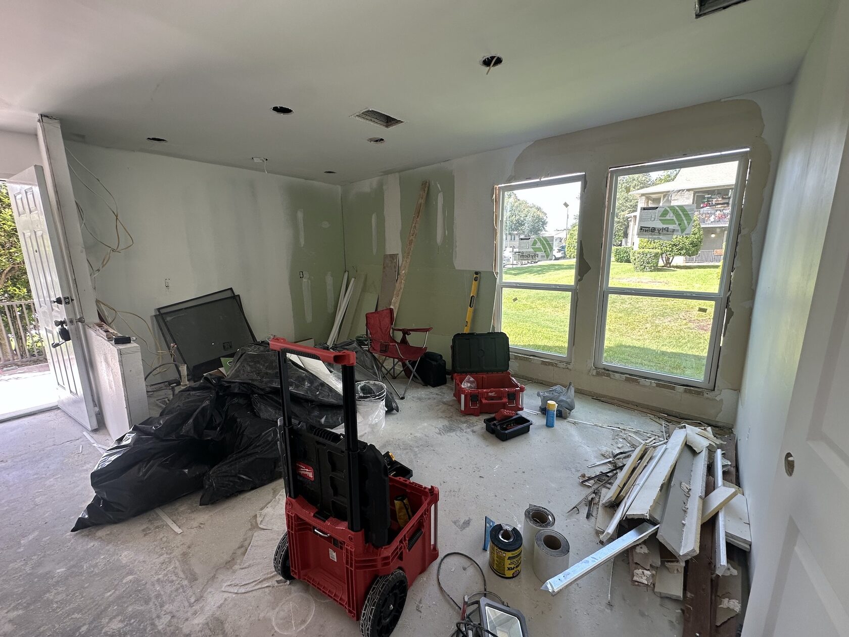 Original condo interior before the complete renovation, photo 7