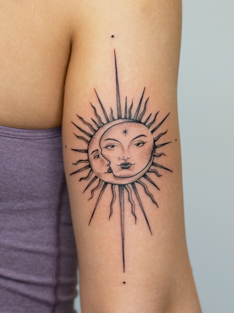 tattoo scull in Fine Line style