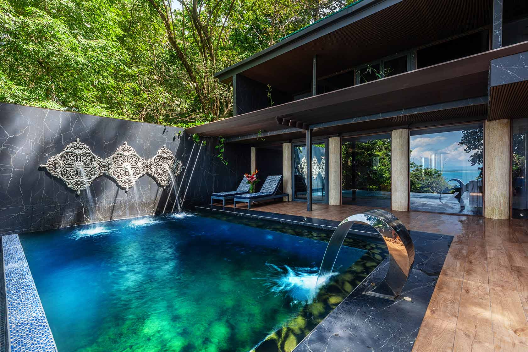 Luxury Villa Private Pool, the pool, fountains and the glass house, Hotel Makanda, Manuel Antonio