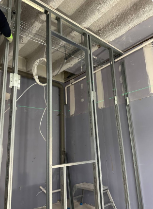 Metal partitions