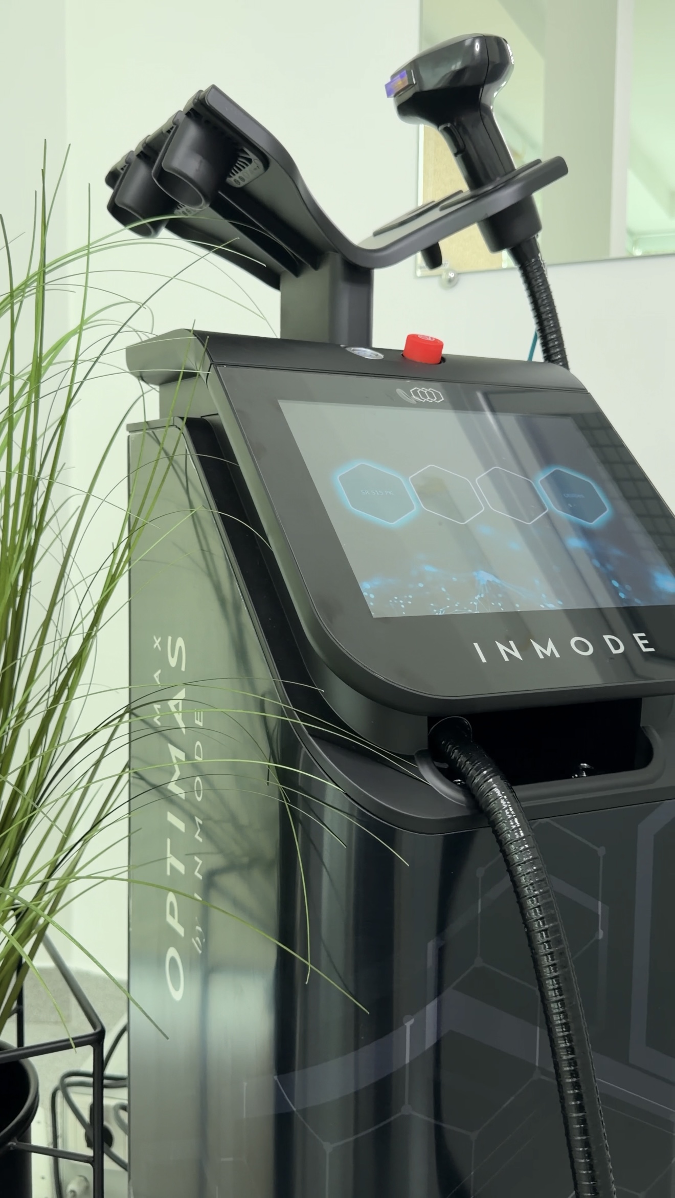 Обладнання та процедури SkinClinic: Lumecca PEAK