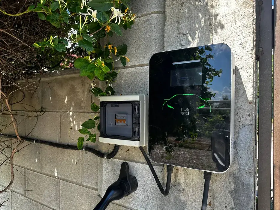 Instalare stație încărcare mașini electrice