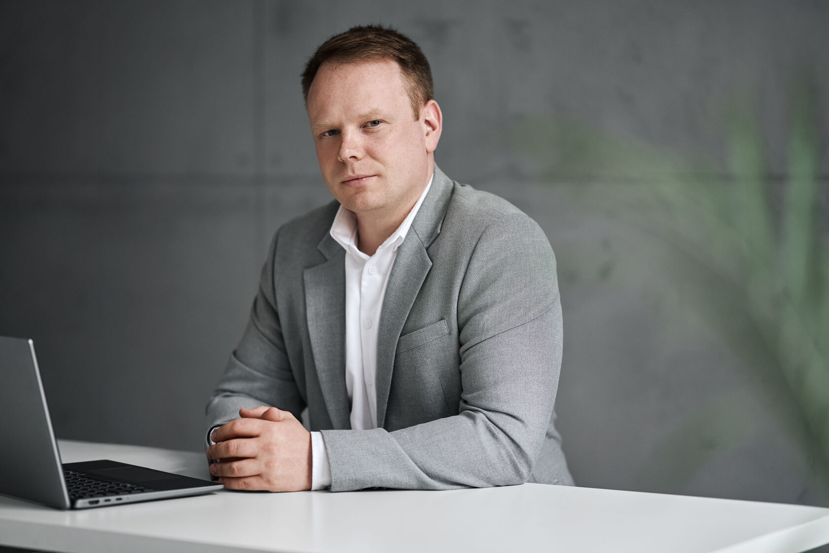 Fotosesija klasikinėje SO:VA studijoje Vilniuje