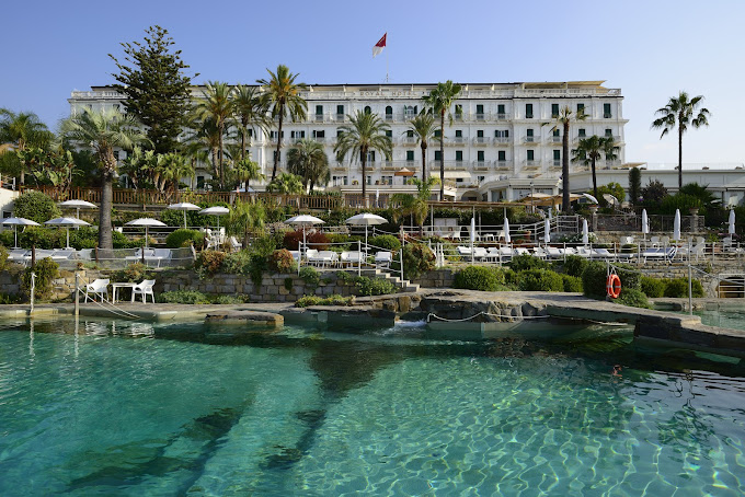 Royal Hotel