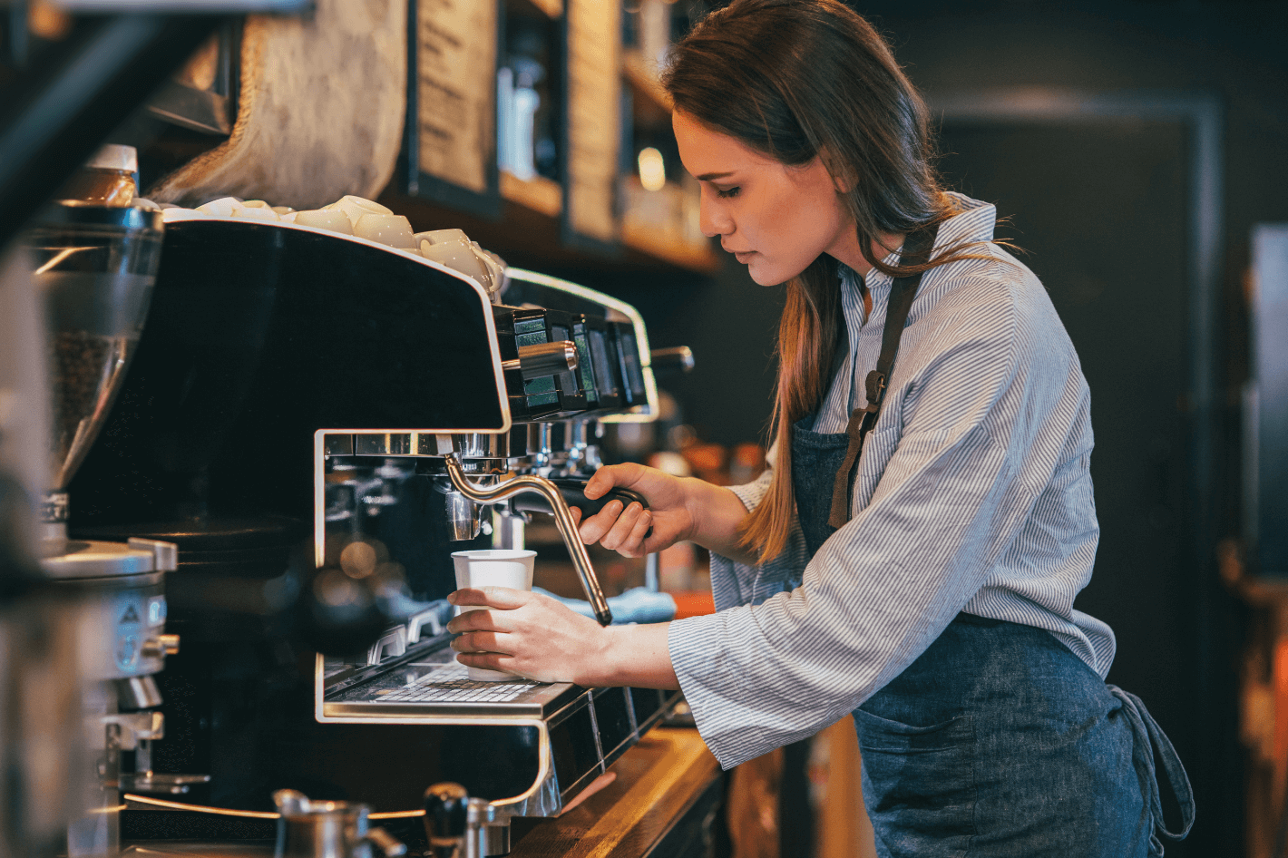 Work&Travel USA – самая популярная программа международного культурного обмена, позволяющая молодым людям со всего мира на время летних каникул окунуться в самую настоящую американскую жизнь. Здесь мы подробно расскажем об этой программе.