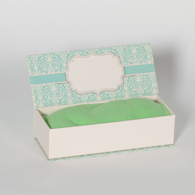 Подаръчен комплект от онлайн магазин Efrea за момичета и дами на всяка възраст