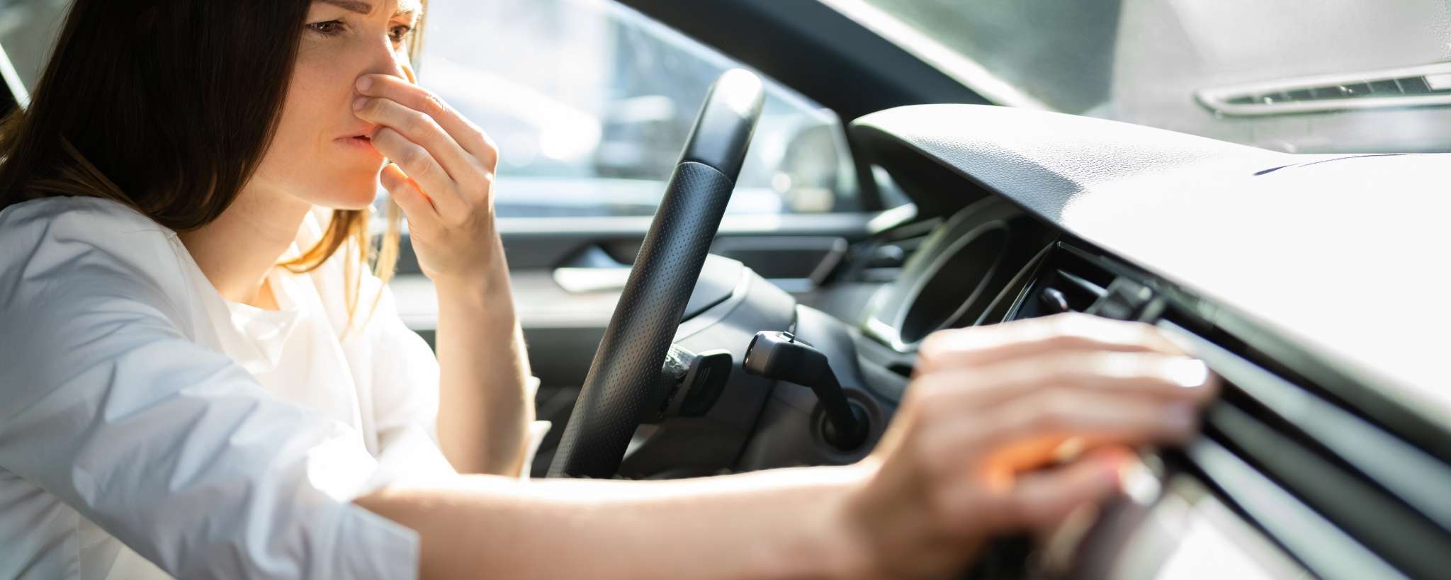 запах гари от моторного масла