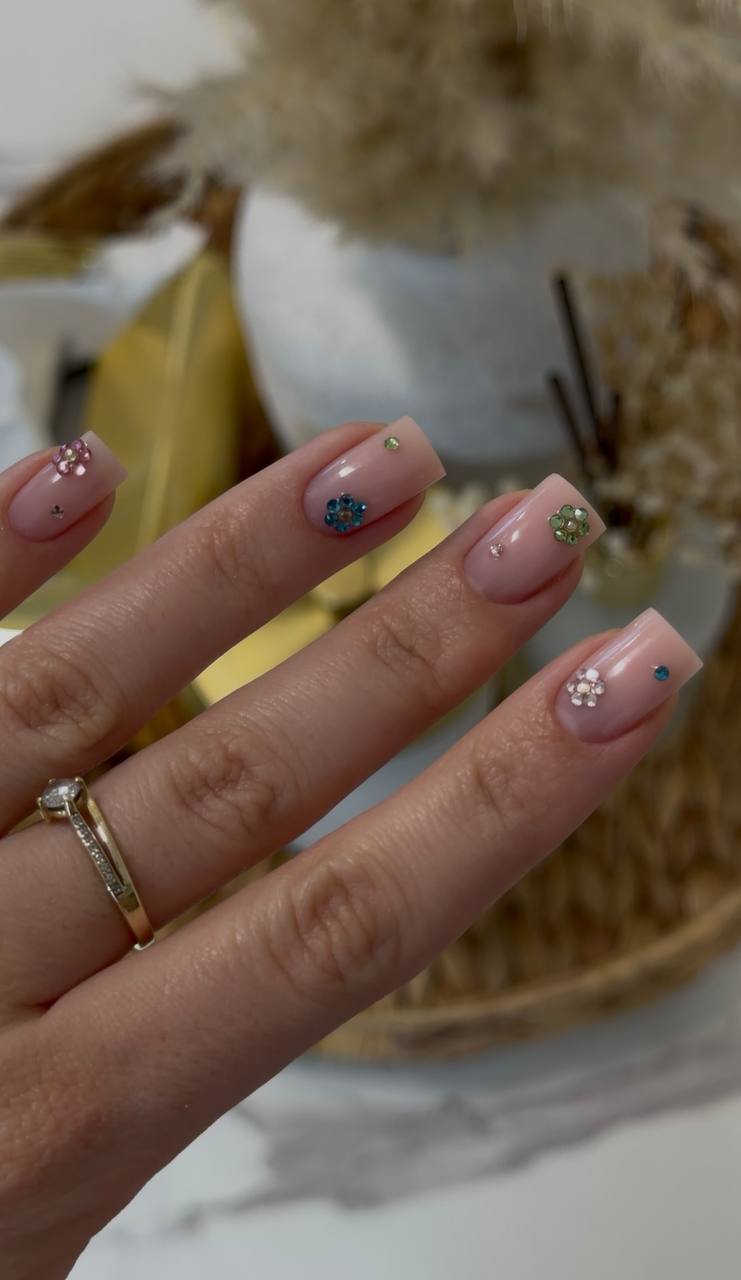 Chrome nail finish