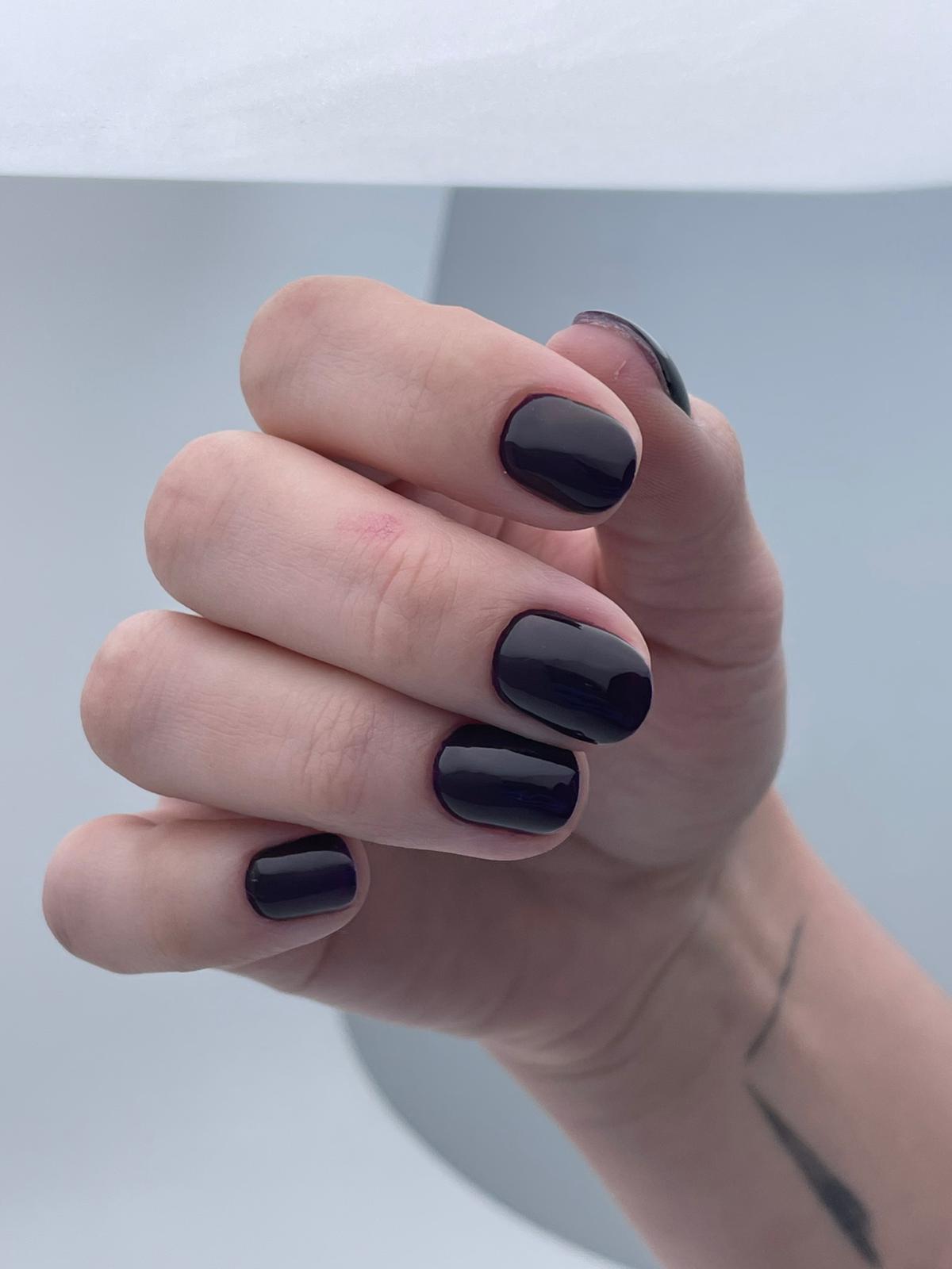 Práce absolventek kurzu manikúry Adele Nail School