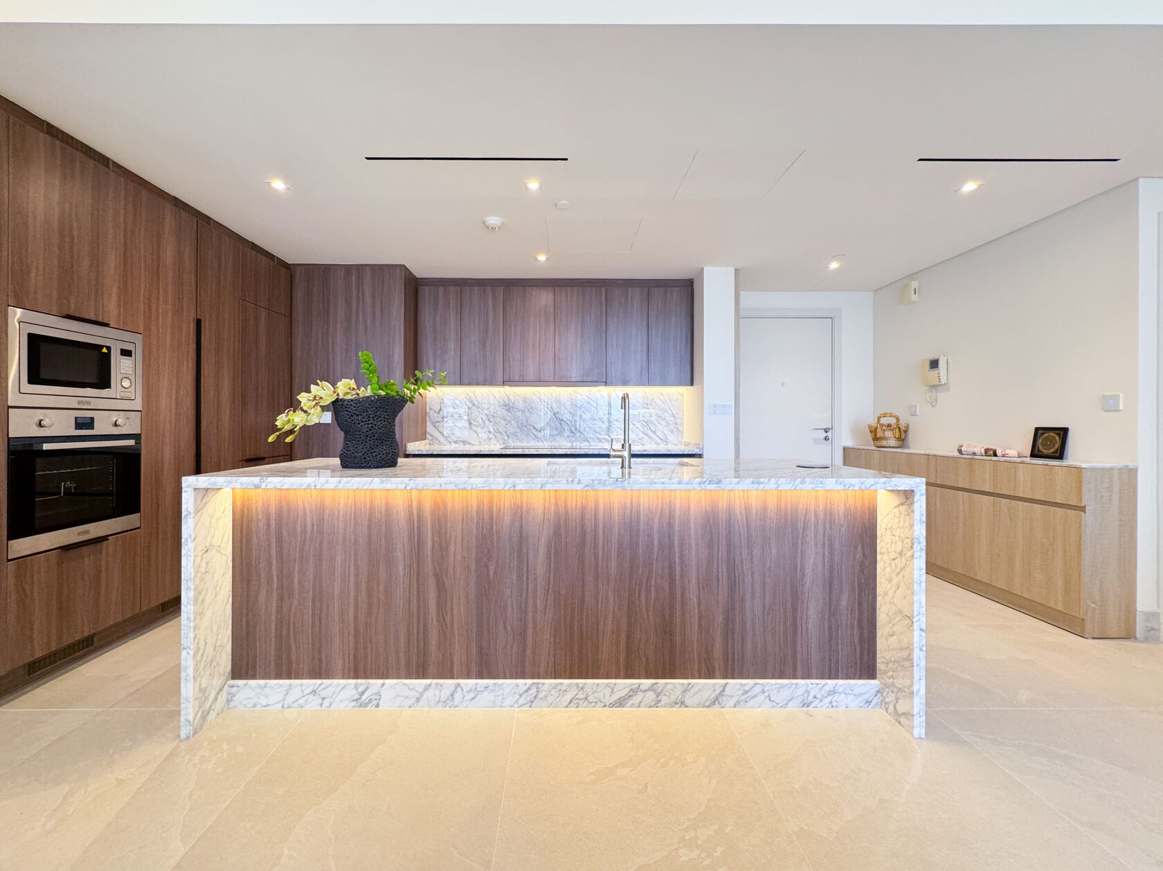 Neo-Modern Style 2 Bed Apartment