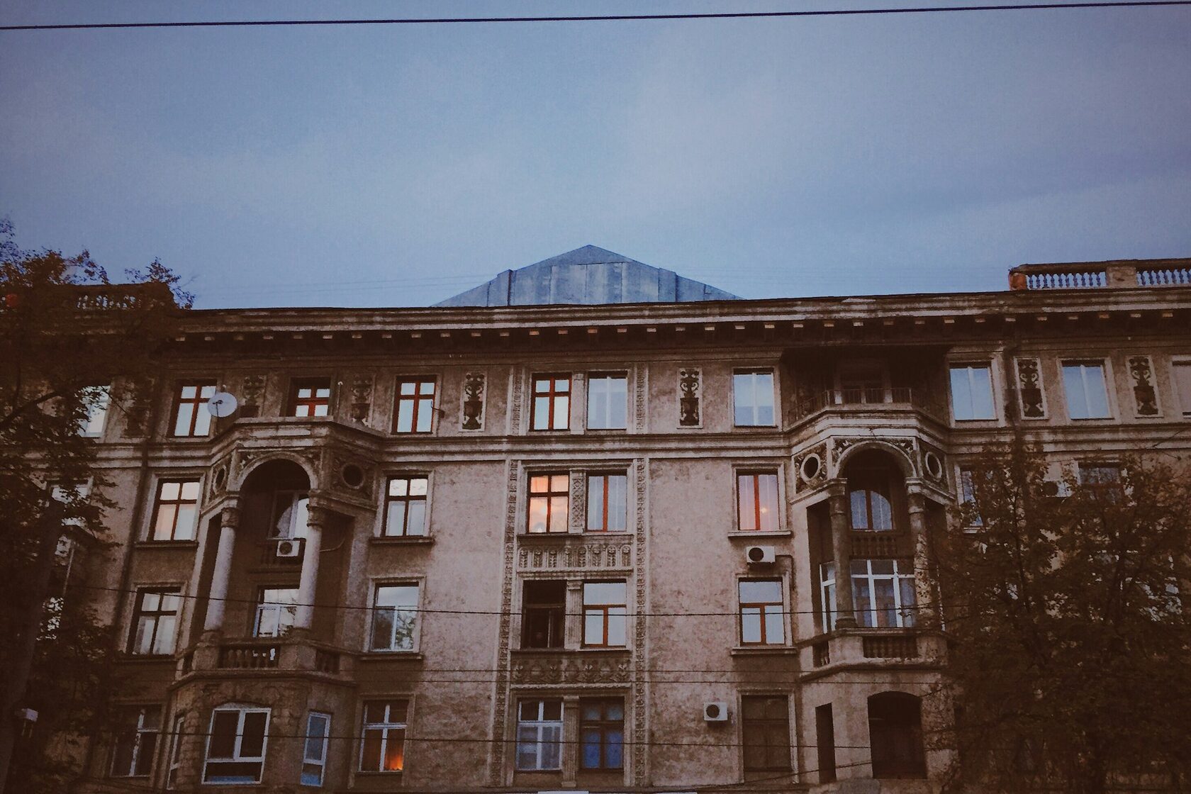 Здание лицея имени Михая Греку в Кишинэу