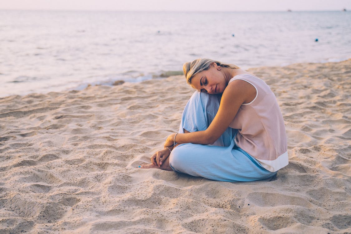 6 Mindful Meditations To Do At The Beach | Mindfulness & Self-Awareness ...