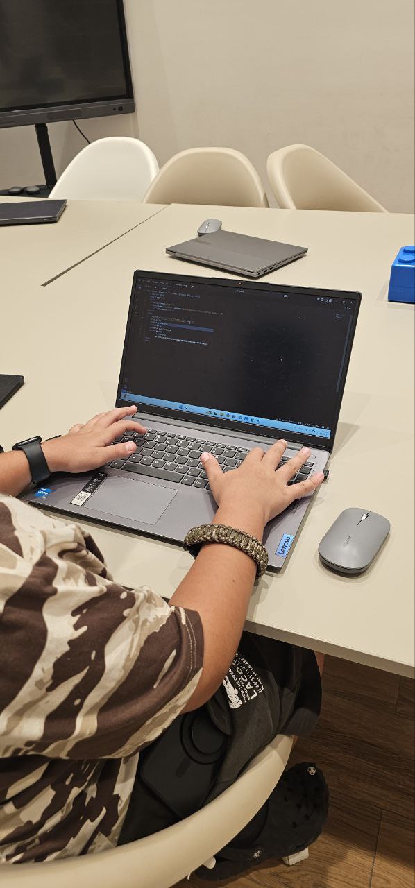 Students in the Age 11–12 Intermediate coding course
