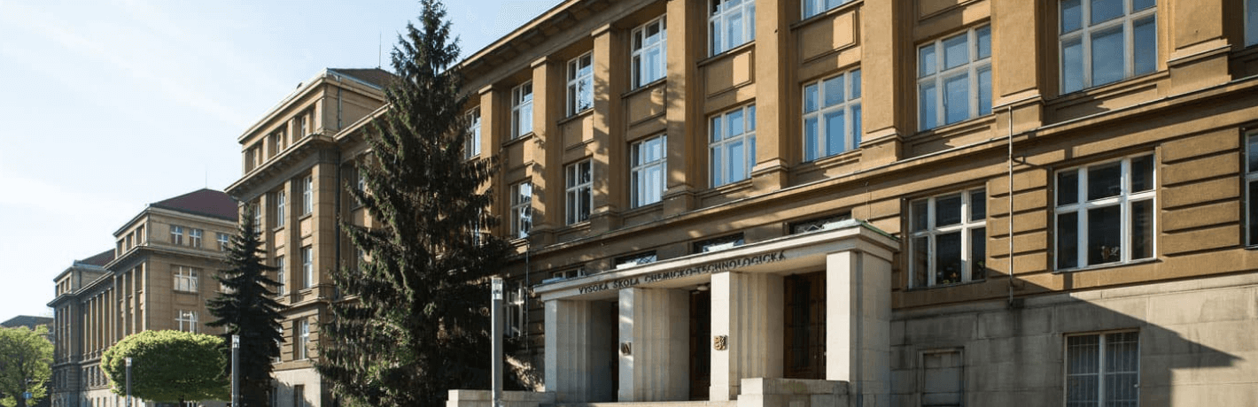 На нашем сайте Вы найдете подробную информацию об обучении экономической специальности в Высшей Школе химических технологий в Праге.