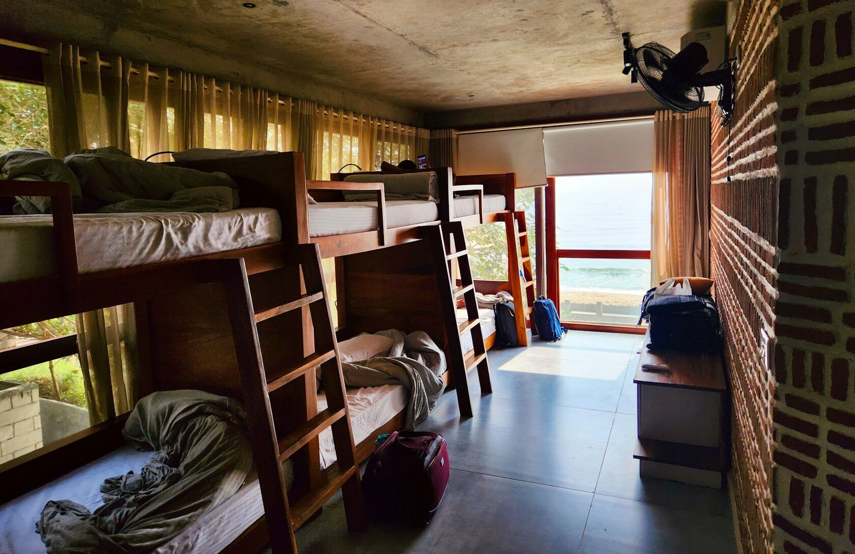 Crew house — комната экипажа