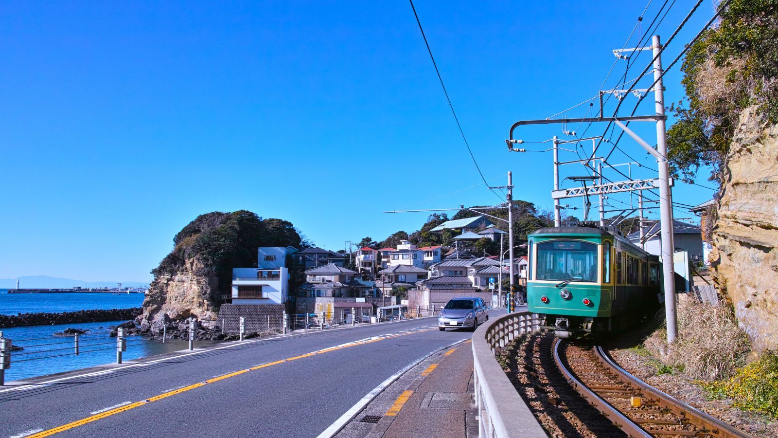 Kamakura Enoshima train