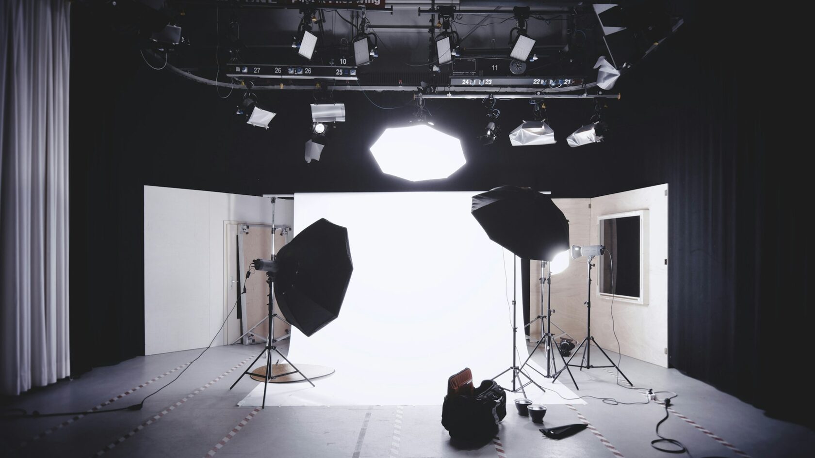 Behind the scenes of a professional photo session