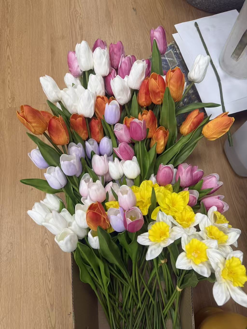 Artificial flowers and foliage supplier samples