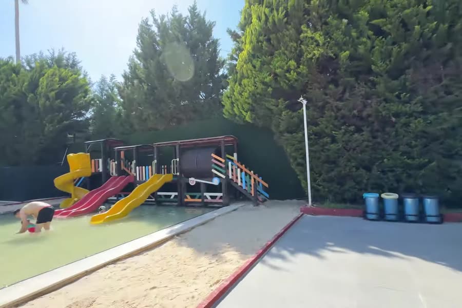 Дитяча зона — Q Premium Resort