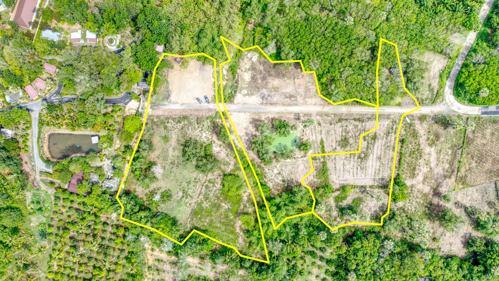 Aerial view showing the plot boundary, 12.75 rai near Natai Beach