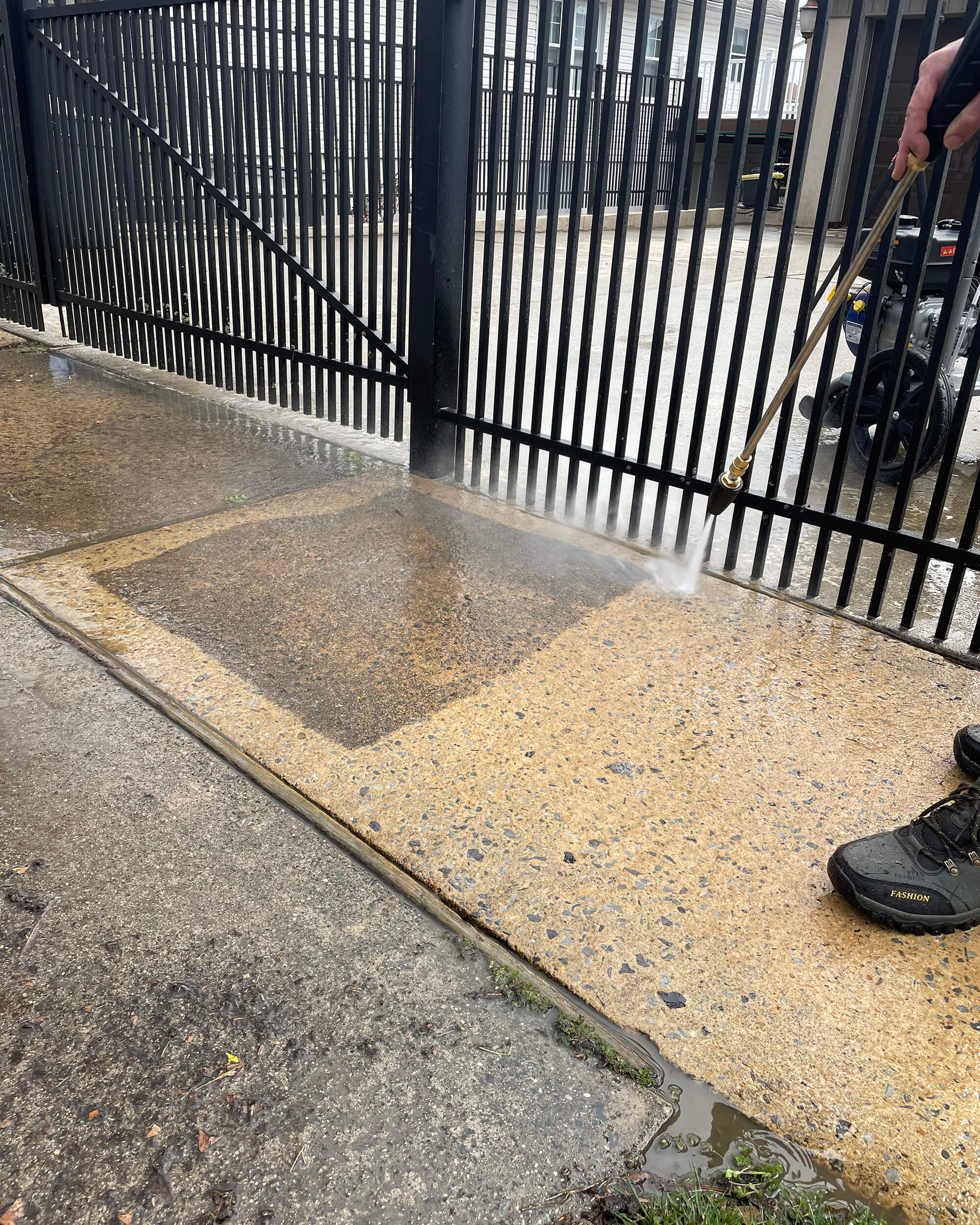 sidewalk pressure washer company