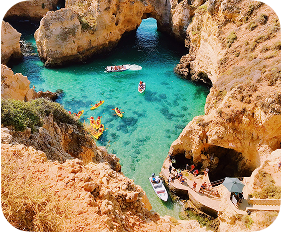 Turquoise water and cliffs in the Algarve