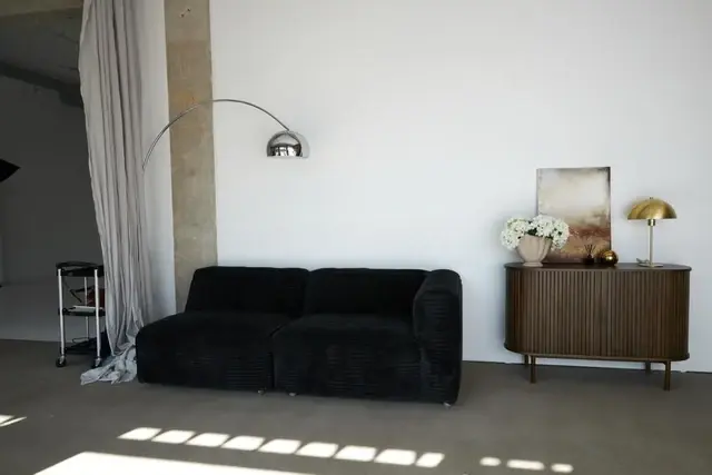 Sala z cykloramą 75 m² — profesjonalne światło studyjne