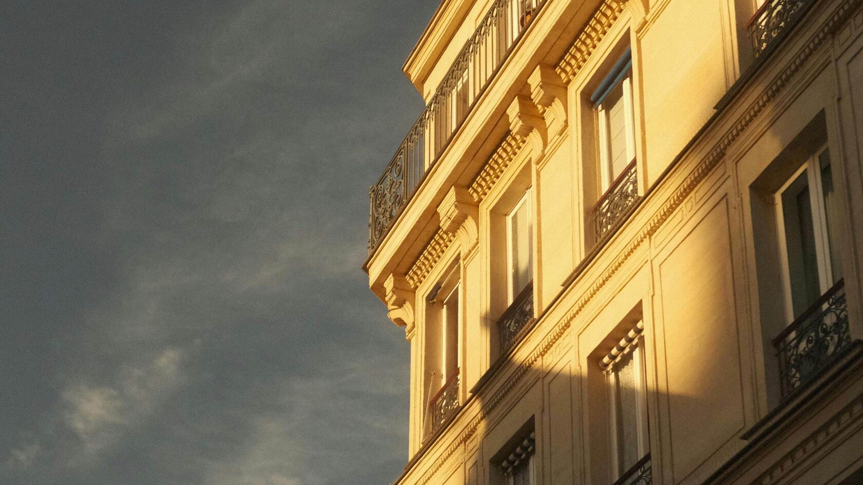 Paris · Nova Stratex