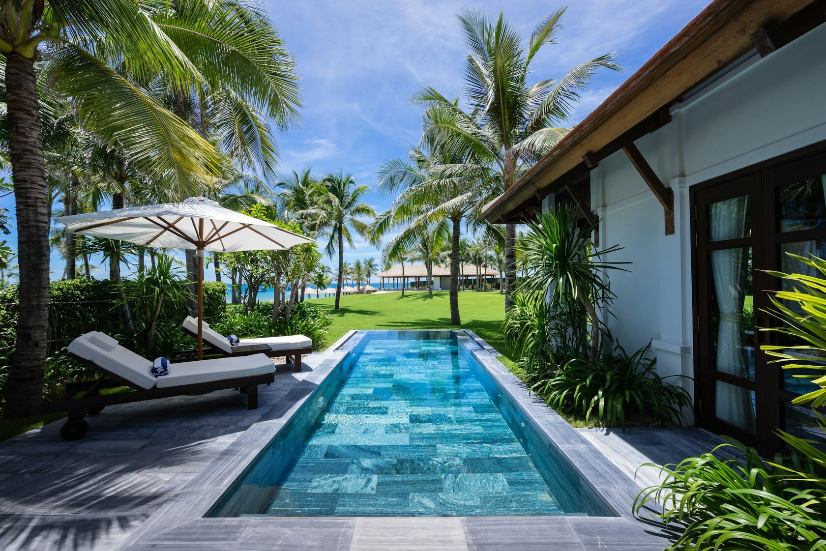 Freistehende Villa mit eigenem Pool und gepflegtem Garten