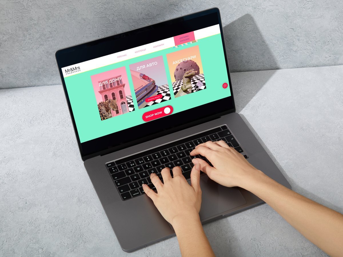 Onlineshop Mr&Mrs Fragrance auf Laptop
