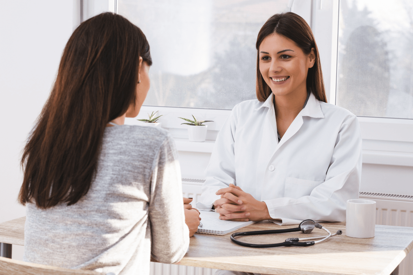 Учиться в вузах Чехии можно не только на чешском языке, но и на английском. Правда, в этом случае обучение будет уже платным. В этой статье мы расскажем о самых популярных программах и приблизительных ценах на обучение.