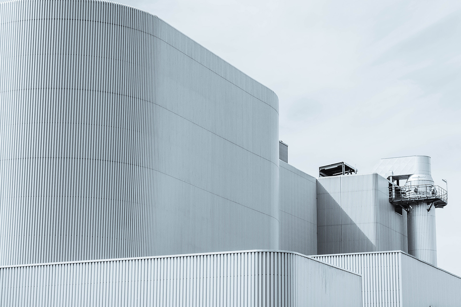 OLMAX tööstuslik puhastus: ohtlike jäätmete äravedu, õli jäätmete pumpamine, õlipüüduri puhastamine, lastijäätmete käitlemine, prügikonteinerid, reostuse ja ummistuse likvideerimine, utiliseerimine, mahutite puhastus