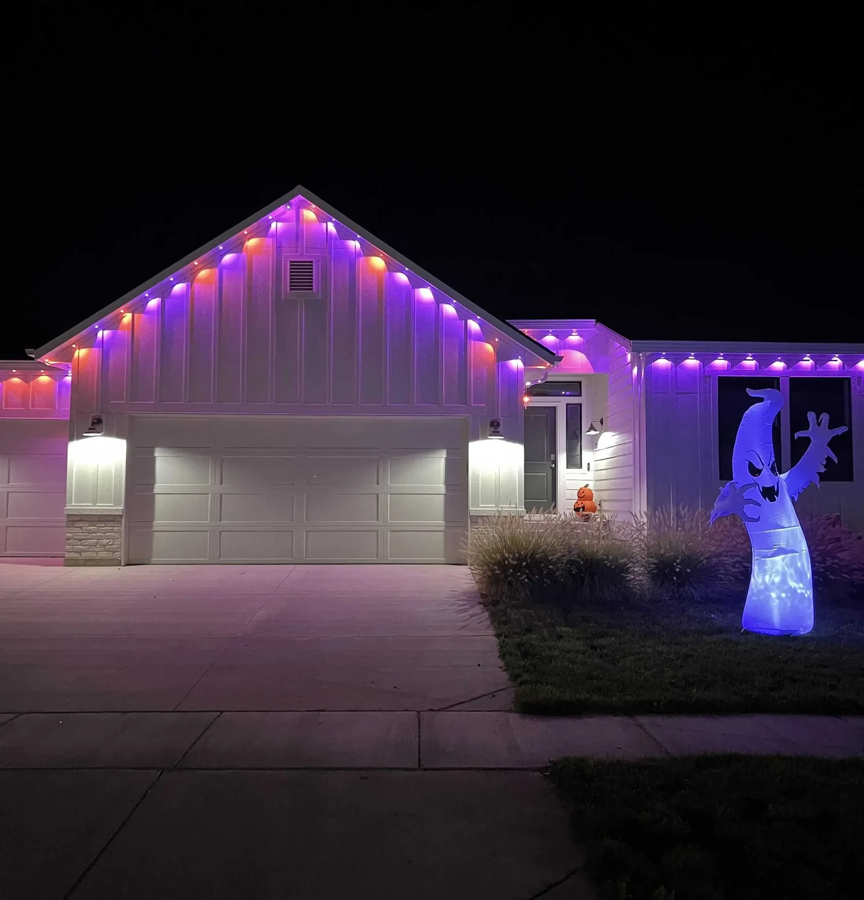 Halloween house lighting