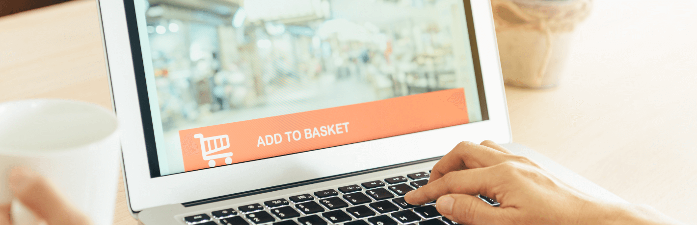 Чехи обожают животных. Подтверждение тому, простая статистика: две из трех чешских семей имеют, как минимум, одного домашнего любимца. Как завести четвероногого друга в Чехии и к чему следует быть готовым, рассказываем дальше.