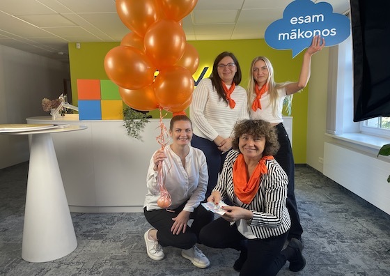 Sandra Dumpe's office team