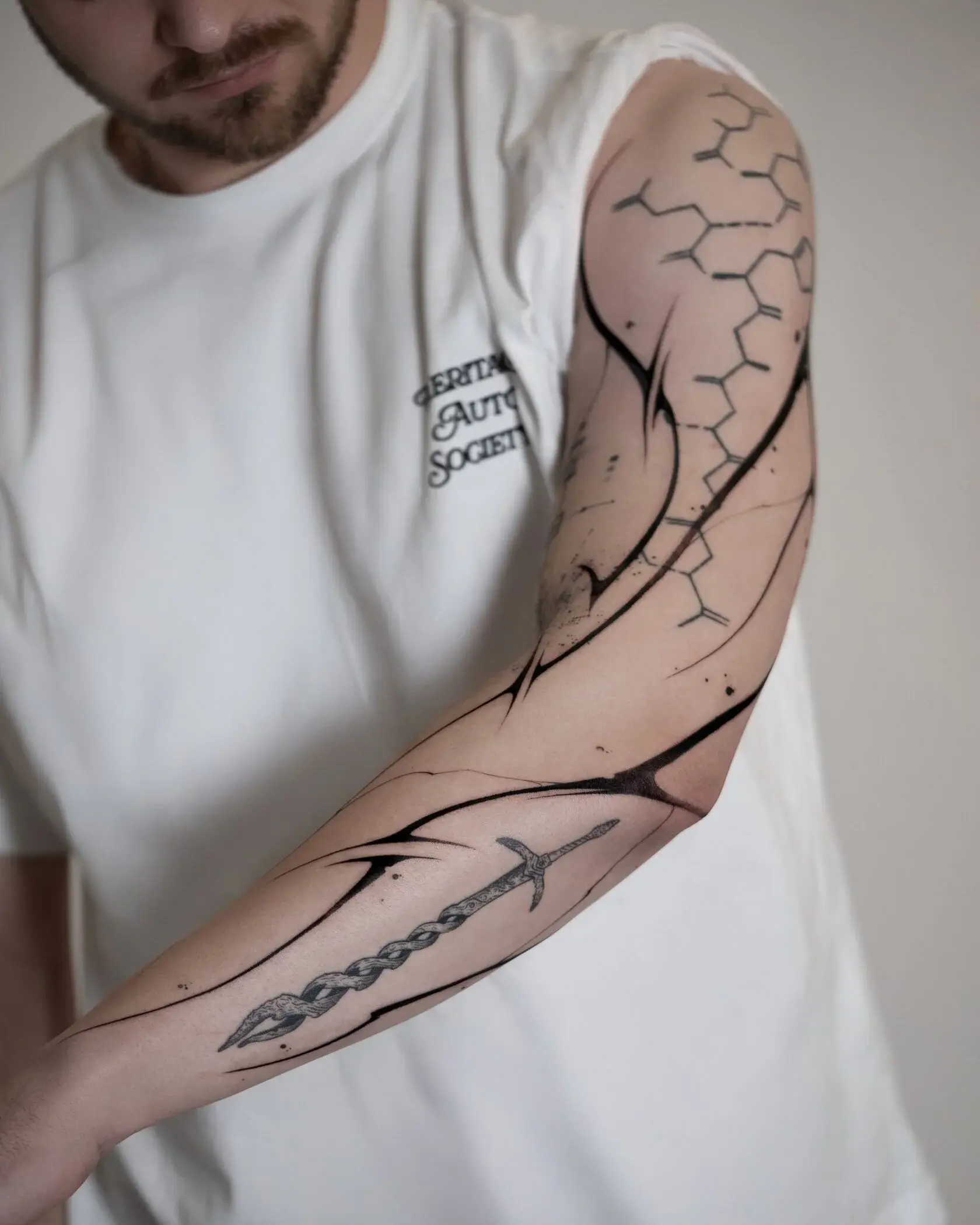 Blackwork Tattoo - Brennnessel Tattoo Berlin
